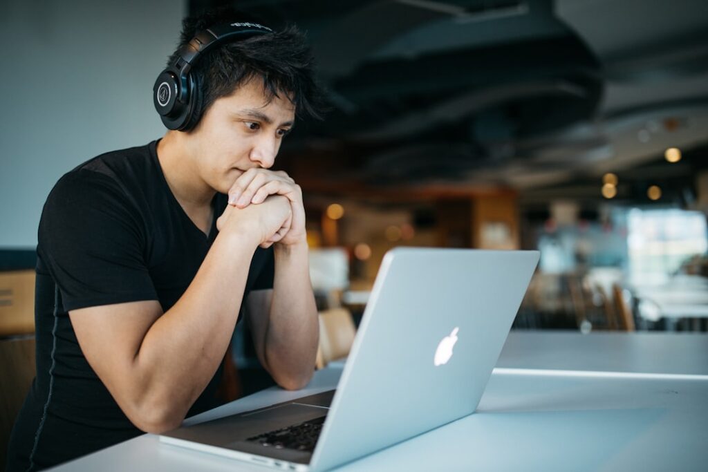 Advantages of Online Certificate Courses for Adults